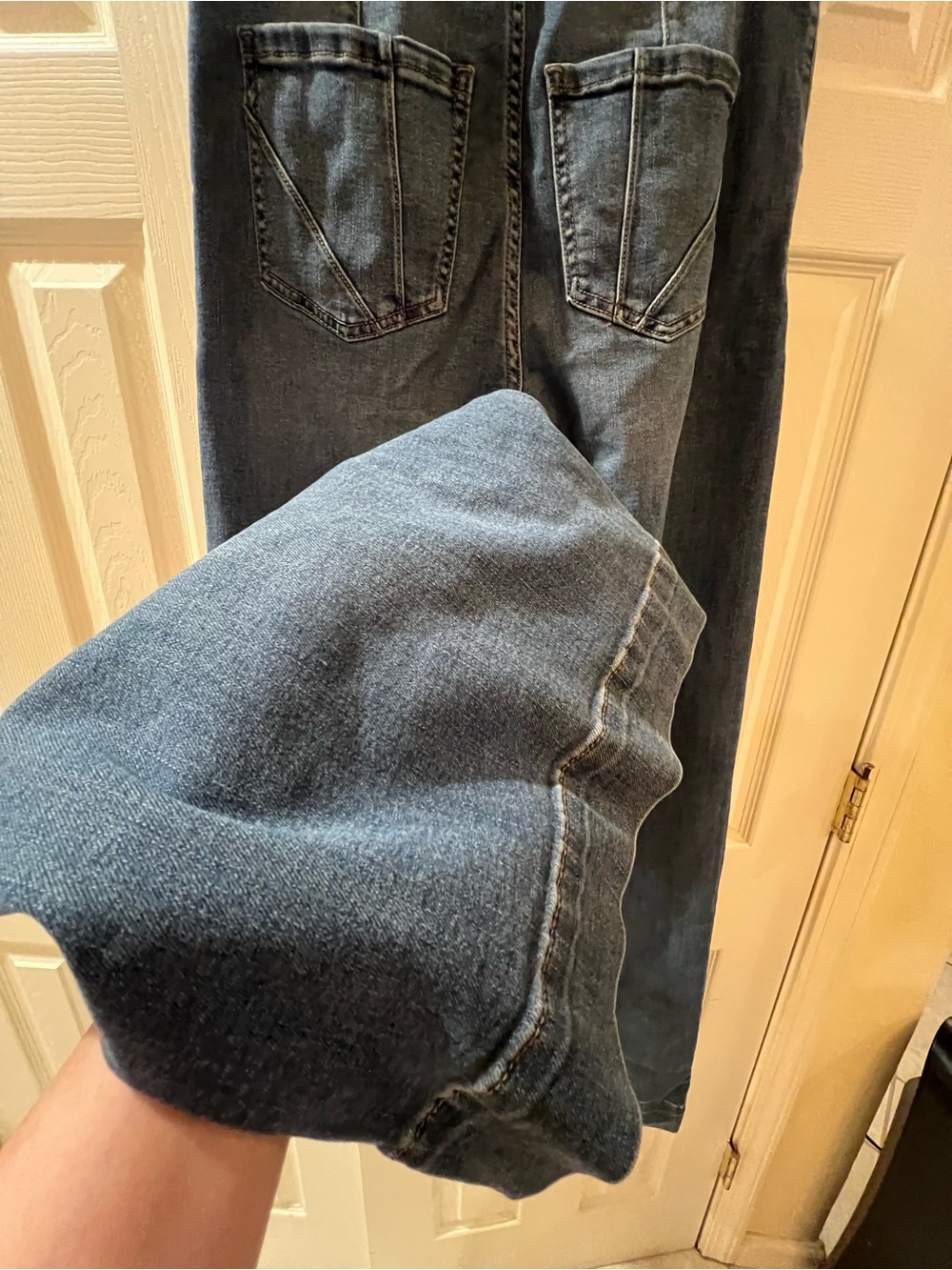 High-Waist Wide-Leg Women's Jeans in Dark Blue - Picture 12 of 15